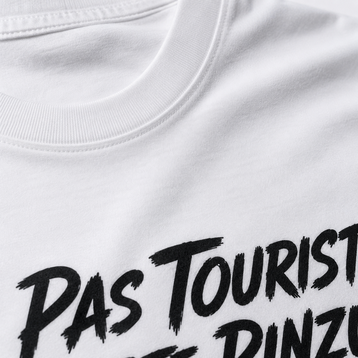 T-shirt Signature Blanc — Pas Touriste, Juste Pinzutu