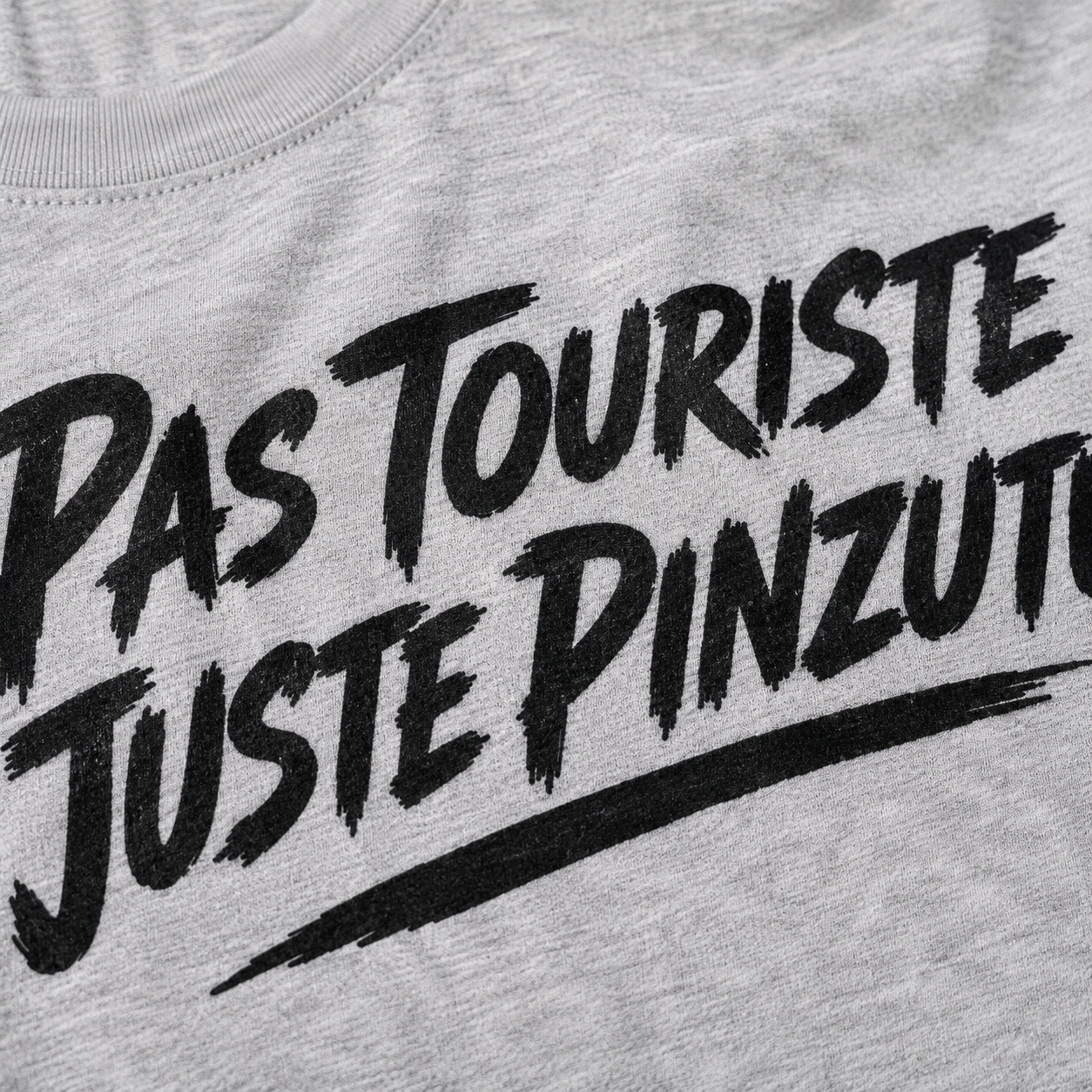 T-shirt Signature — Pas Touriste, Juste Pinzutu