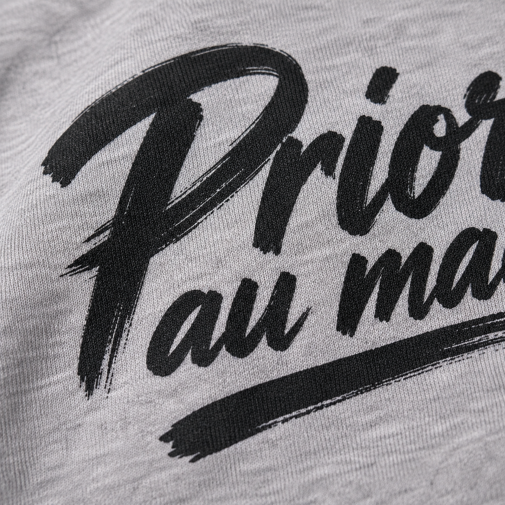 T-shirt Signature — Priorité au Maquis