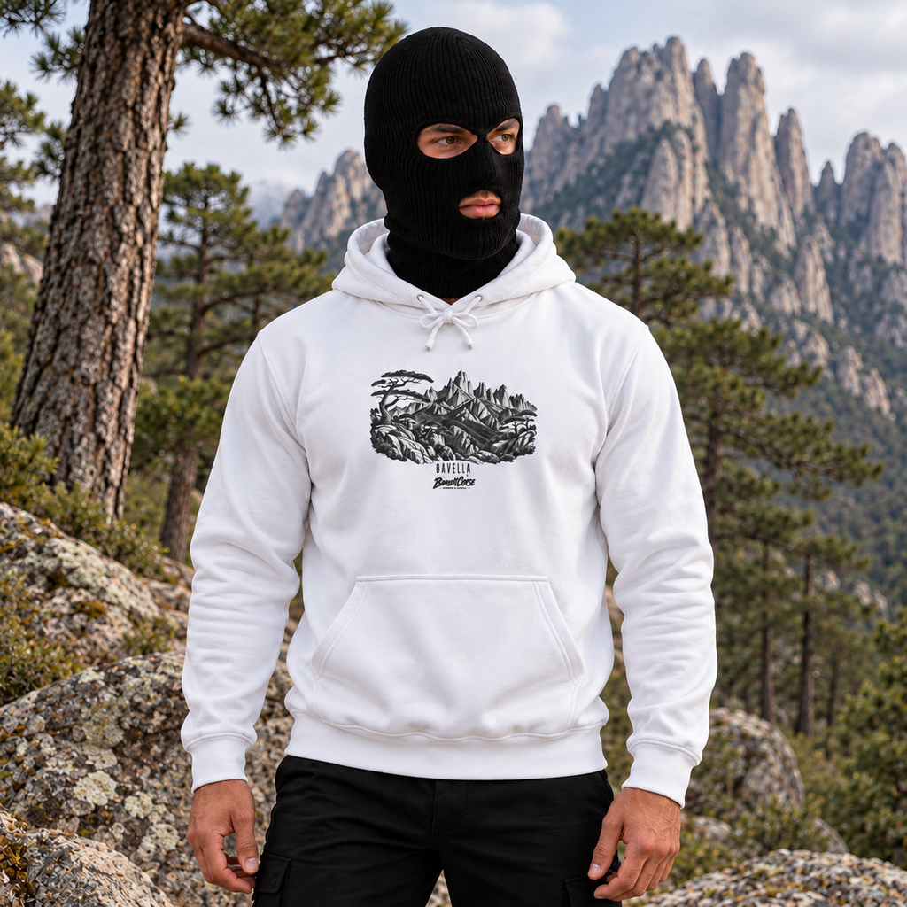 banditcorse-sweat-bavella--blanc--01-porte-face | Vue portée, visualisation numérique