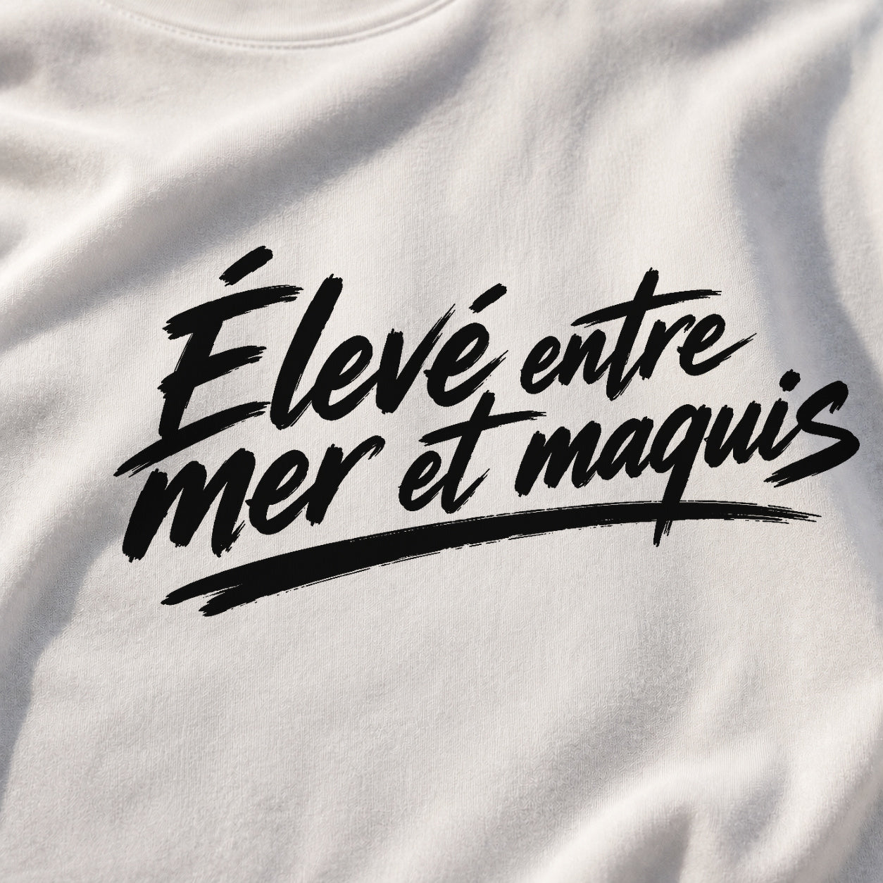 T-shirt Signature — Élevé entre Mer et Maquis